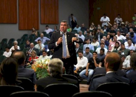 EM CERIMÔNIA DE POSSE DA NOVA DIRETORIA DA UCVMS, RIEDEL REAFIRMA A VEREADORES COMPROMISSO DE LEVAR INVESTIMENTOS AOS 79 MUNICÍPIOS