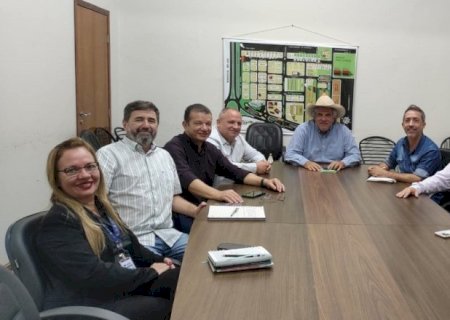 PREFEITURA PARTICIPA DE REUNIÃO NO SINDICATO RURAL SOBRE ROTA BIOCEÂNICA