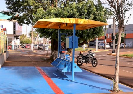 PREFEITURA DE DOURADOS MANTÉM REVITALIZAÇÃO DE PONTOS DE ÔNIBUS