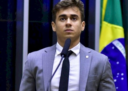 MULTIDÃO É ESPERADA PARA PALESTRA DE NIKOLAS FERREIRA HOJE NA EXPOAGRO 2025