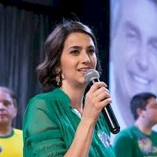 VICE-PREFEITA DE DOURADOS REAGE A TEMER E DIZ QUE NÃO EXISTE DIREITA SEM BOLSONARO