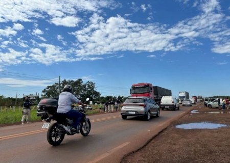 MORADORES VOLTAM A SOLICITAR MELHORIAS E NÃO DESCARTAM NOVOS PROTESTOS NA BR-163 EM DOURADOS