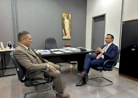 PRESIDENTE DO IDAMS REALIZA VISITA INSTITUCIONAL AO PROCURADOR-GERAL DE DOURADOS