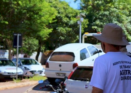 NOVA LEI ENTRA EM VIGOR E CONDUTORES PODERÃO EVITAR GUINCHO QUITANDO DÉBITOS DURANTE BLITZ