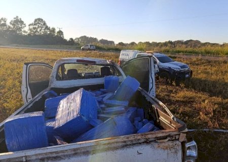 CAMINHONETE COM MACONHA E MUNIÇÕES É ENCONTRADA TOMBADA ÀS MARGENS DE RODOVIA