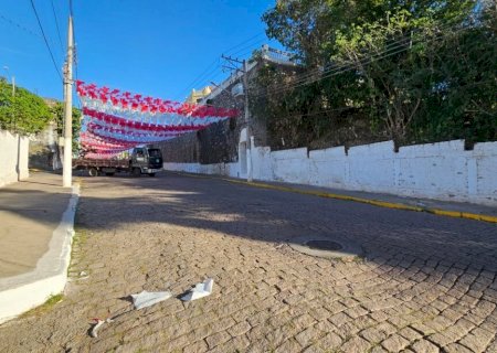 EMPRESA FAZ 'AFRONTA À CULTURA E FÉ' E CORTA DECORAÇÕES DE SÃO JOÃO DE CORUMBÁ ANTECIPADAMENTE
