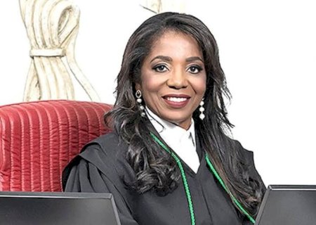GAROTA NEGRA SAI DAS RUAS DE NAVIRAÍ E BRILHA NOS TRIBUNAIS