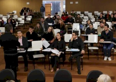 PREFEITURA EMPOSSA 36 MÉDICOS PARA REFORÇAR SAÚDE PÚBLICA DE DOURADOS