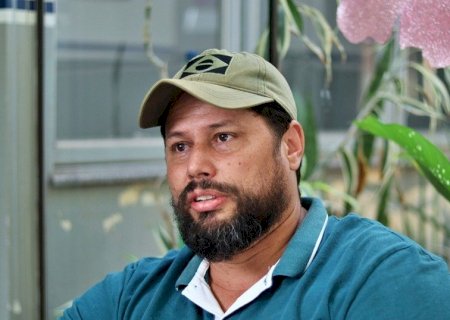 'NÃO É MEU, MAS VOU AMAR': HÁ SETE ANOS, CASAL DE DOURADOS TRANSFORMA VIDAS COM ACOLHIMENTO FAMILIAR