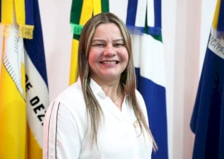 MORADOR PEDE CASSAÇÃO DE VEREADORA QUE ACUMULA TRÊS CARGOS E RECEBE R$ 37 MIL EM DOURADOS
