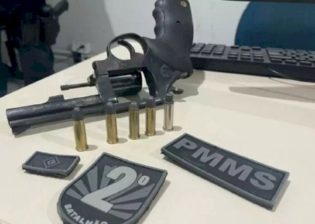 QUE ISSO, MOÇA? MULHER É PRESA COM REVÓLVER CALIBRE 38 EM TRÊS LAGOAS