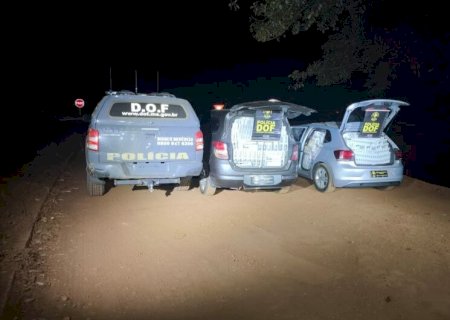 VEÍCULOS COM CIGARROS CONTRABANDEADOS SÃO APREENDIDOS EM DOURADOS