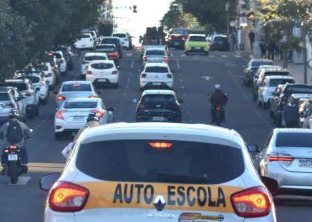 FIM DA OBRIGATORIEDADE DAS AULAS EM AUTOESCOLA PÕE 6 MIL EMPREGOS EM RISCO EM MS, DIZ SINDICATO