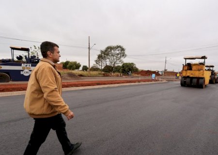 PREFEITURA VISTORIA OBRAS DE ASFALTO E DRENAGEM NO PARQUE DOS JEQUITIBÁS