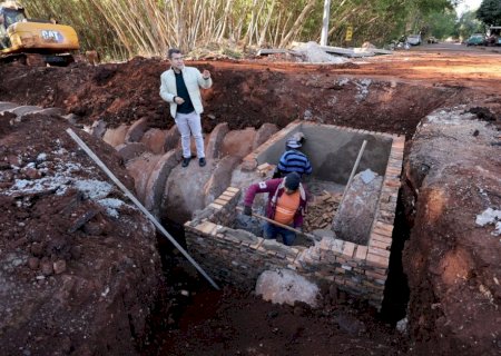 PREFEITURA INICIA OBRAS DE DRENAGEM PARA ACABAR COM ALAGAMENTOS NO GRANDE ÁGUA BOA