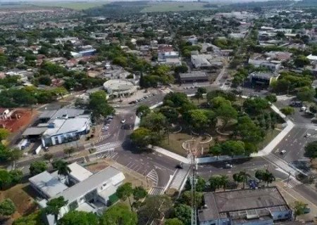 DUPLA É PRESA POR ROUBAR MOTORISTA E TROCAR CARRO POR DROGAS