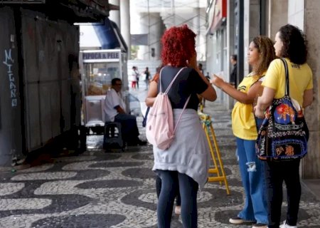 MEC QUER ESTENDER PÉ-DE-MEIA A TODOS DO ENSINO MÉDIO DA REDE PÚBLICA