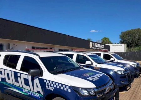 JOVEM É PRESA POR AMEAÇAR E JOGAR GASOLINA NA PRÓPRIA MÃE