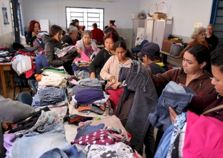 PREFEITURA JÁ DISTRIBUIU MAIS DE 9 MIL PEÇAS DE ROUPAS E CALÇADOS NOS BRECHÓS SOLIDÁRIOS