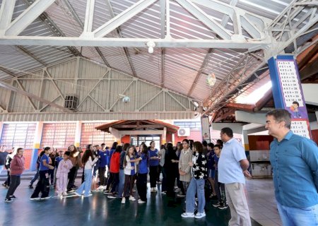 PREFEITURA DE DOURADOS ENTREGA REFORMA DO REFEITÓRIO DA ESCOLA ROSA CÂMARA