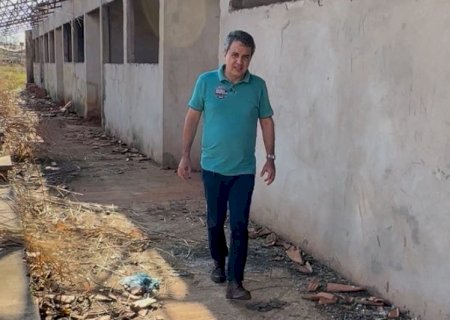 VEREADOR DENUNCIA ABANDONO DE OBRA DE ESCOLA NO CELINA JALLAD