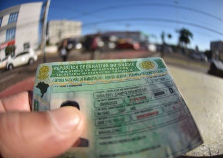 SUSPENSO HÁ DOIS ANOS, DETRAN DIZ QUE CNH SOCIAL NÃO SAI POR CAUSA DO GOVERNO FEDERAL