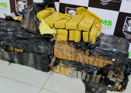 MAIS DE 30 KG DE MACONHA SÃO ENCONTRADOS ABANDONADOS EM TERRENO BALDIO EM DOURADOS
