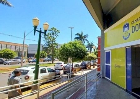CÂMARA DE DOURADOS RESCINDE CONTRATO COM CONSTRUTORA APÓS DESCUMPRIMENTOS E ATRASOS