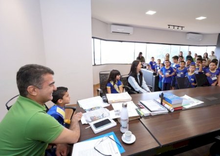 PREFEITURA DE DOURADOS RECEBE ALUNOS DA ESCOLA LUIZ ANTONIO EM PROJETO DOURADOS 90 ANOS
