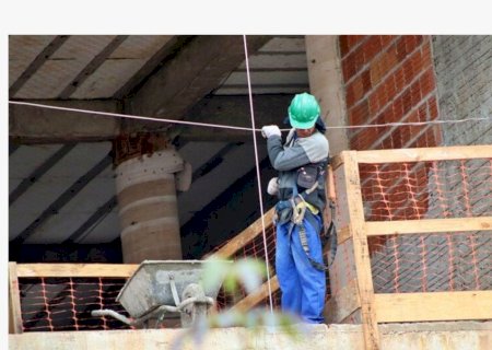 DOURADOS TEM JUNHO ESTÁVEL NA GERAÇÃO DE EMPREGOS E FECHA SEMESTRE COM 1,4 MIL VAGAS ABERTAS