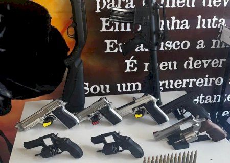 POLÍCIA APREENDE ARSENAL DE CAC INVESTIGADO POR VIOLÊNCIA DOMÉSTICA CONTRA A EX-MULHER