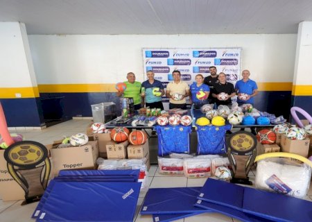 PREFEITURA DE DOURADOS RECEBE MATERIAIS ESPORTIVOS QUE VÃO IMPULSIONAR ATIVIDADES DA FUNED