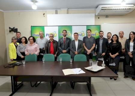 INSTITUTO DE PREVIDÊNCIA SOCIAL DOS SERVIDORES DO MUNICÍPIO DE DOURADOS EMPOSSA NOVOS CONSELHEIROS