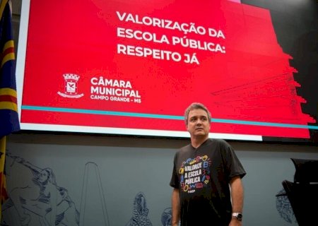 VEREADOR LANDMARK SE POSICIONA EM DEFESA DOS PROFISSIONAIS DA EDUCAÇÃO E CONTRA QUALQUER RETIRADA DE DIREITOS