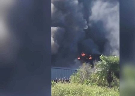 INCÊNDIO COM EXPLOSÃO ATINGE PRÉDIO DESATIVADO E ASSUSTA MORADORES EM ITAPORÃ