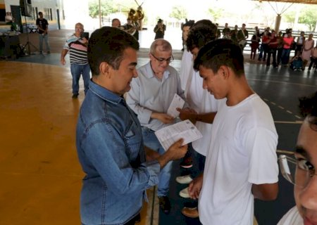 JUNTA DE SERVIÇO MILITAR E 4ª BRIGADA ENTREGAM CERTIFICADOS PARA RESERVISTAS DE DOURADOS