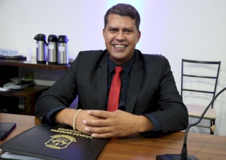 DILL DO POVO COBRA REVITALIZAÇÃO DA SINALIZAÇÃO NO CRUZAMENTO DAS RUAS ÁLVARO BRANDÃO E PONTA PORÃ