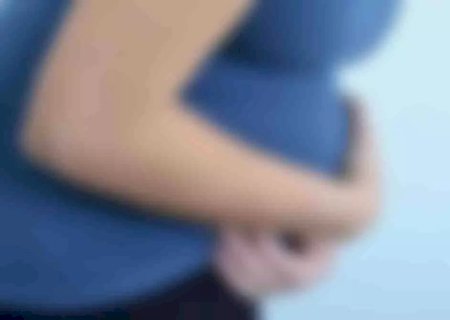GRÁVIDA É ESPANCADA E FOGE DE MARIDO PULANDO CERCA DE CASA