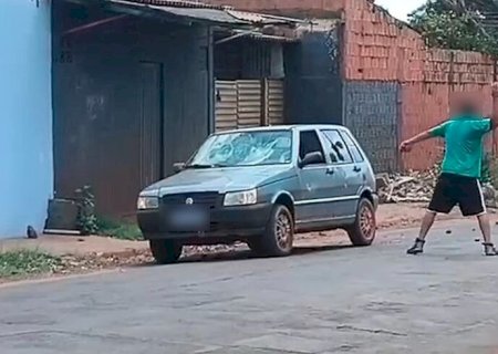 'CORNO' DESTRÓI O PRÓPRIO CARRO AO DESCOBRIR TRAIÇÃO