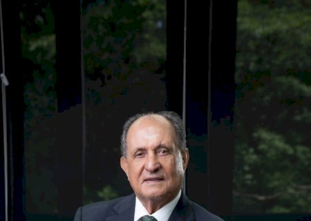 ZÉ TEIXEIRA PARABENIZA MS PELOS 48 ANOS DE CRIAÇÃO: 'GIGANTE'