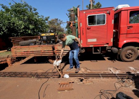 PREFEITURA REFAZ BOCA DE DRAGÃO NA AVENIDA INDAIÁ E ASFALTA TRECHO CRÍTICO DA REGIÃO