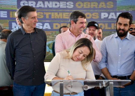 LIA NOGUEIRA COBRA RETOMADA DE OBRA PARALISADA HÁ MAIS DE DOIS ANOS EM DEODÁPOLIS