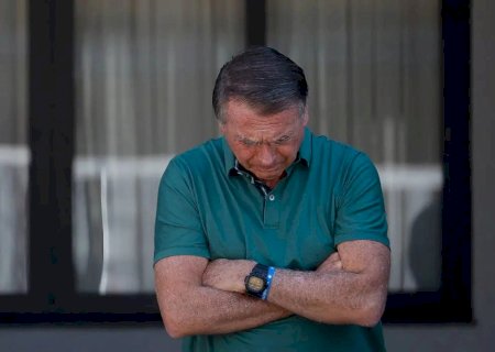 DEMORA ENFRAQUECE BOLSONARO