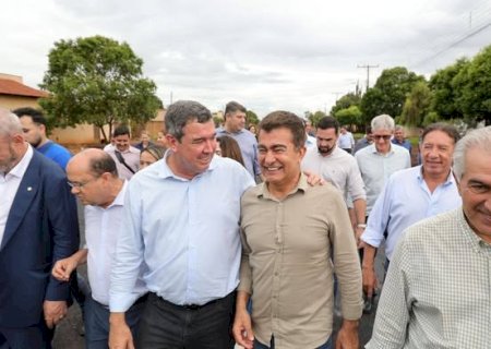 COM RIEDEL, PREFEITO MARÇAL DIZ QUE ASFALTO DO GUAICURUS REALIZA SONHO DE 20 ANOS