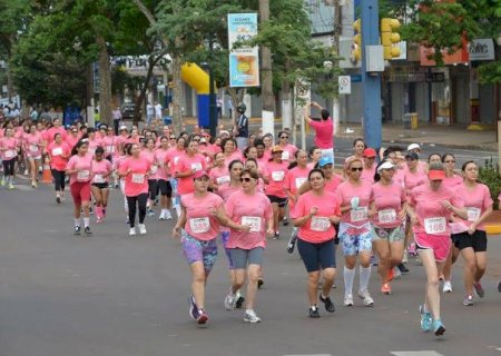 PREFEITURA DE DOURADOS REALIZA CORRIDA 1º MEXA-SE POR ELAS COM FOCO NA PREVENÇÃO DO CÂNCER DE MAMA