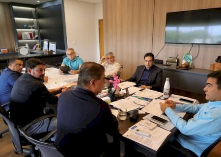 PREFEITO RECEBE SENADOR NELSINHO E PEDE RECURSOS PARA NOVO PRÉDIO DO HOSPITAL DA VIDA