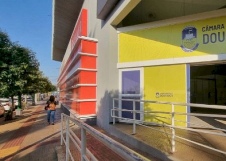 VEREADORES DE DOURADOS RECEBEM DIÁRIAS DE ATÉ R$ 7,8 MIL PARA VIAGENS A CIDADES TURÍSTICAS NO SUL