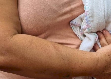 MULHER LEVA SOCO DO MARIDO NA FRENTE DA FILHA DE 3 ANOS EM DOURADOS