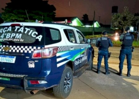 HOMEM BATE NA FILHA APÓS ELA SE NEGAR A PESQUISAR CONTEÚDO ADULTO NO CELULAR