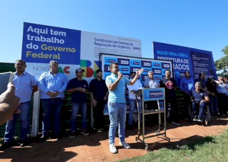 NO INÍCIO DAS OBRAS DA SEDE DO SAMU, PREFEITO COBRA MAIS COMPROMISSO DO ESTADO E DA UNIÃO COM A SAÚDE